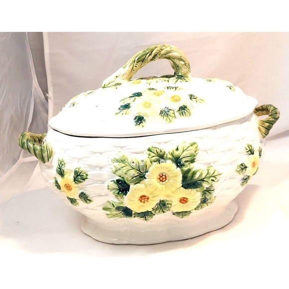 Vintage Floral Basket Ceramic Soup Tureen Daysies marked Japan 13x10x9 - Picture 4 of 7